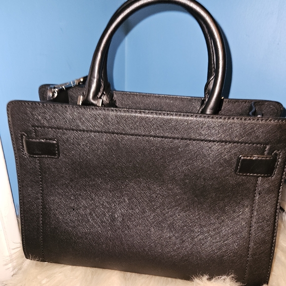 Tote - Picture 1 of 2